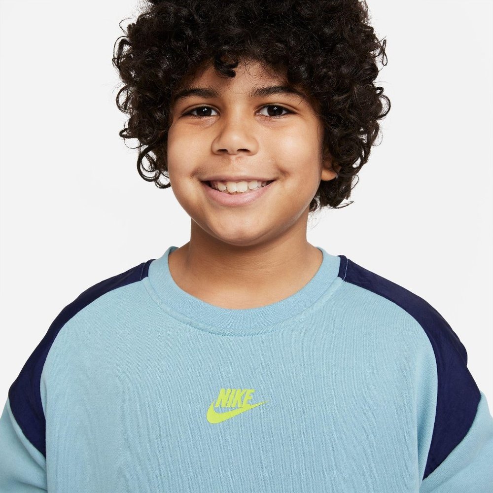 Nike Boys' Cargo Pocket French Terry Crewneck Sweatshirt - Picture 3 of 4